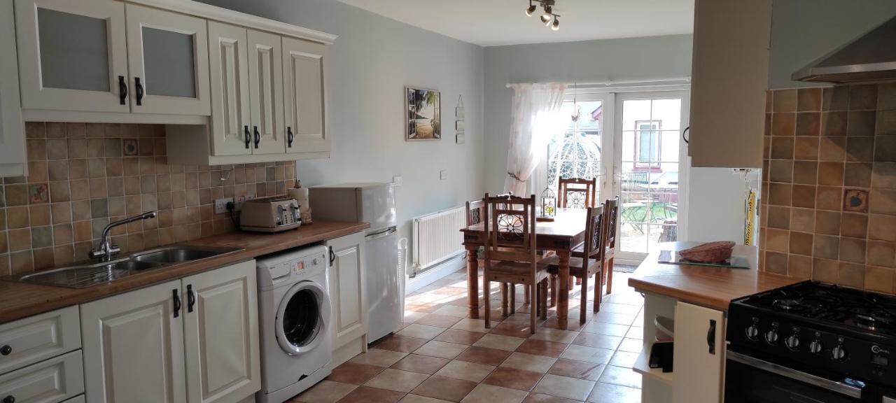 Padua House Holiday Home In The Centre Of Bundoran And 2 Mins Walk To The Beach ภายนอก รูปภาพ